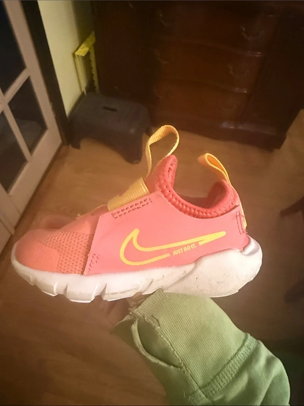Nike slip design